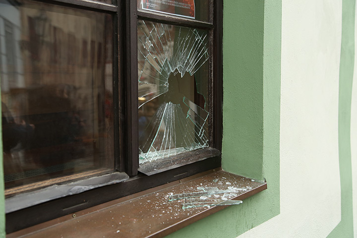 A2B Glass are able to board up broken windows while they are being repaired in Hessle.